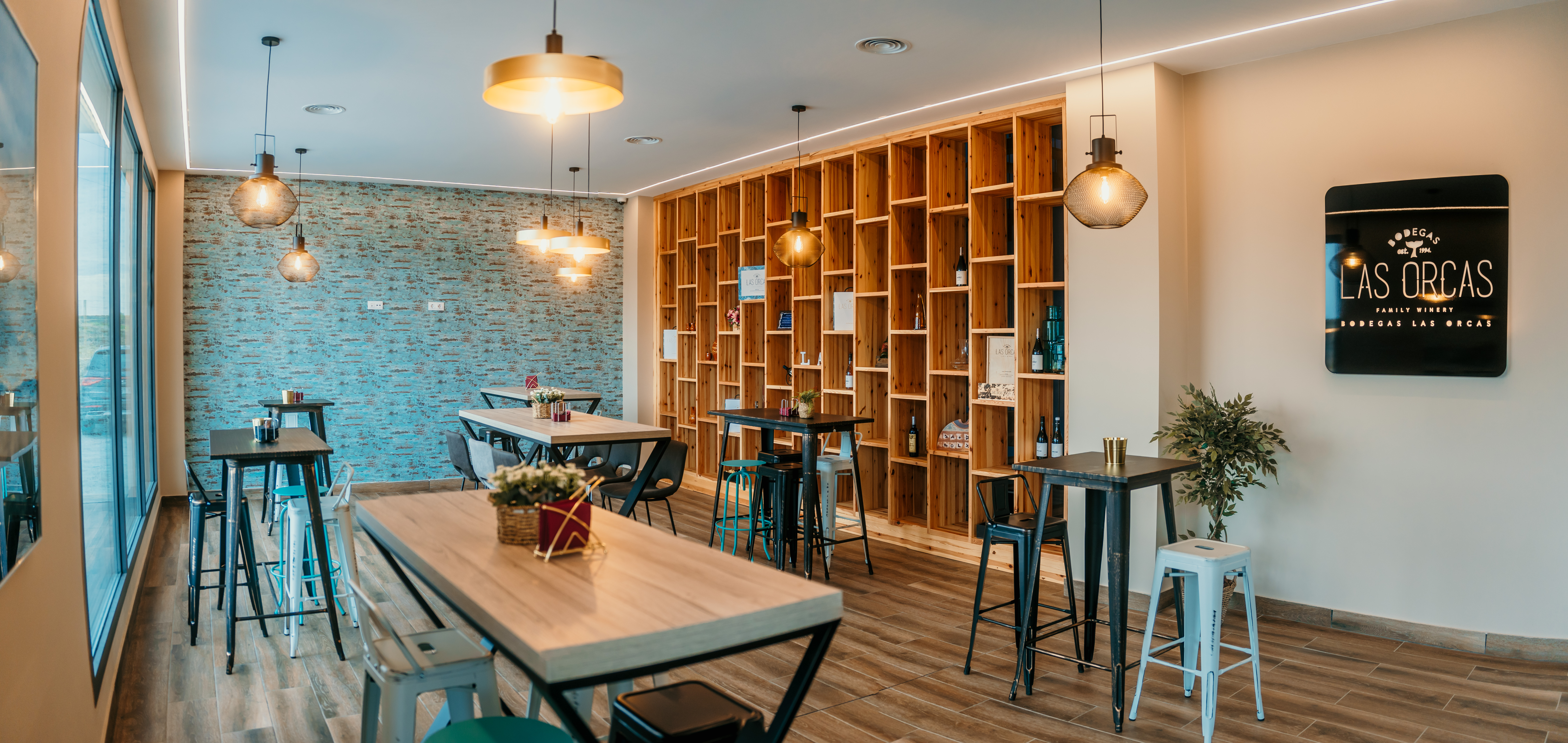 WINE BAR 4
